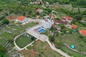 VILLA HILL STARS, Makarska- Slivno